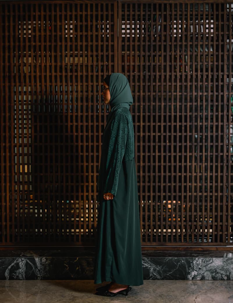 Alya Moss Abaya