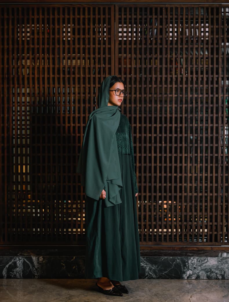 Alya Moss Abaya